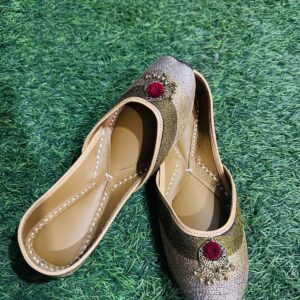 Triple Shade Gungroo Juttis