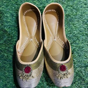 Triple Shade Gungroo Juttis