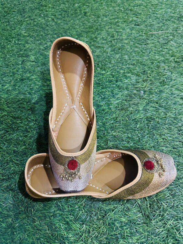 Triple Shade Gungroo Juttis - Image 3